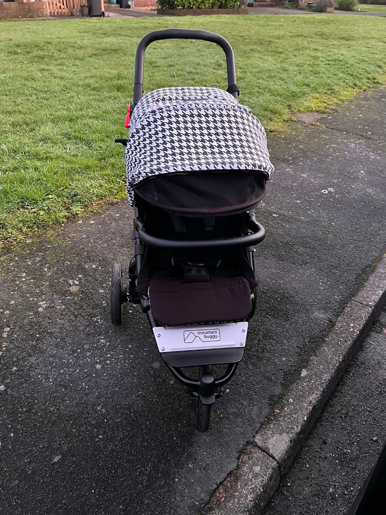 mountain buggy pepita